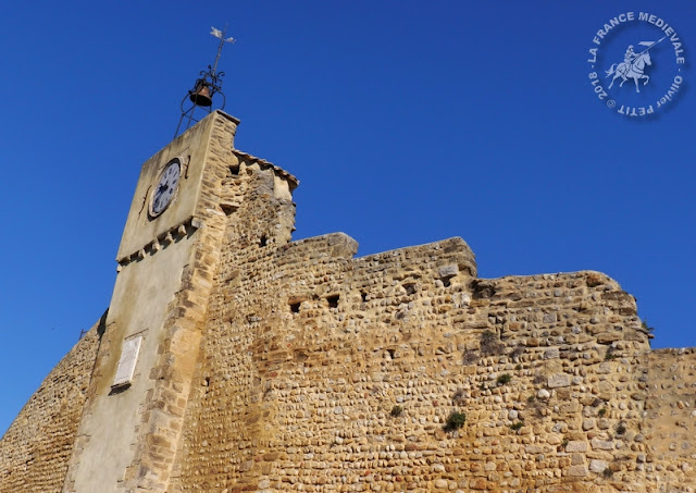 BUISSON (84) - Portes fortifiées et remparts médiévaux