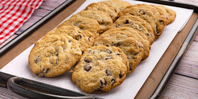 Chocolate Chip Cookie Recipe, These chocolate chip cookies are soft, thick bricks of chocolate chunks and buttery dough baked into a heavy, milk-loving cookie that is my all-time favourite chocolate chip cookie.
