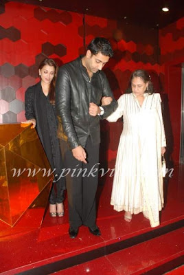 Aishwarya and Abhishek bachchan attended at shabana azmi's 60th birthday bash wallpaper