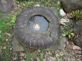 藤田邸跡公園の石造物