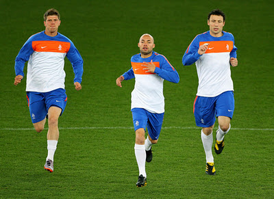 Wesley Sneijder (Inter Milan), Gregory van der Wiel (Ajax Amsterdam), Klaas-Jan Huntelaar (Schalke 04)