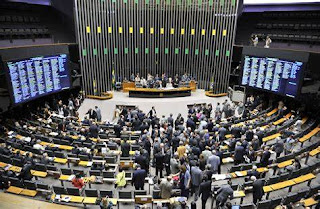 Câmara já gastou mais de R$ 2,8 milhões com deputados presos desde 2013