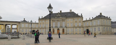 El Palacio Real de Copenhague o Palacio Amalienborg.