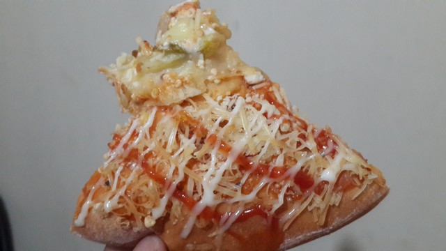 KULINER PROBOLINGGO: “PIZZA MIRZA”