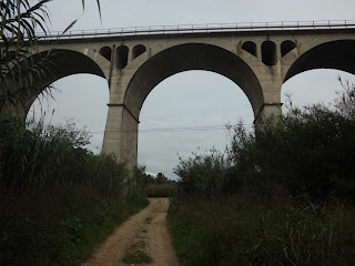 La Bisbal del Penedès a Montserrat; pont de la carretera BV-2242 que travessa la  riera de la Guinovarda a l'alçada de El Bedorc, al terme municipal de Piera