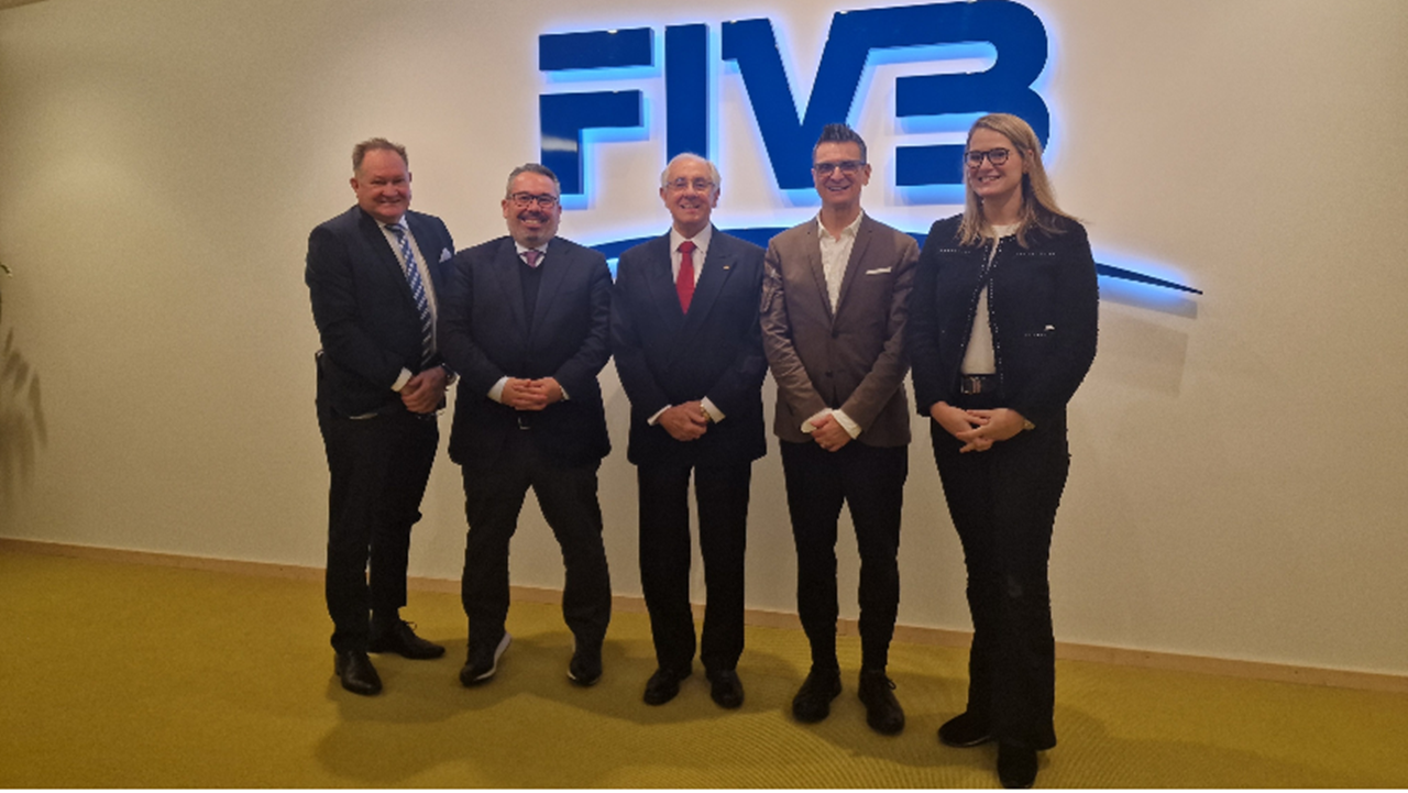 FIVB đã thực hiện 339 dự án hỗ trợ HLV trên thế giới