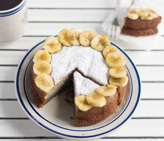 Banana sponge cake