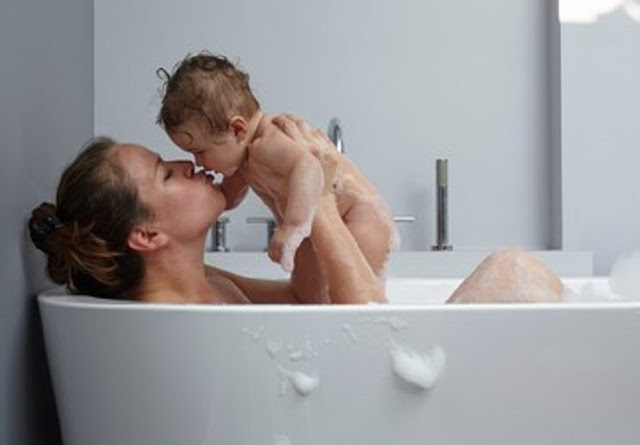 Cultivate a bedtime bath routine to sleep very well