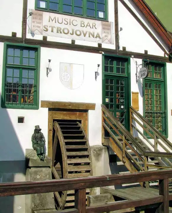 Molino del bar Strojovna en Cesky Krumlov