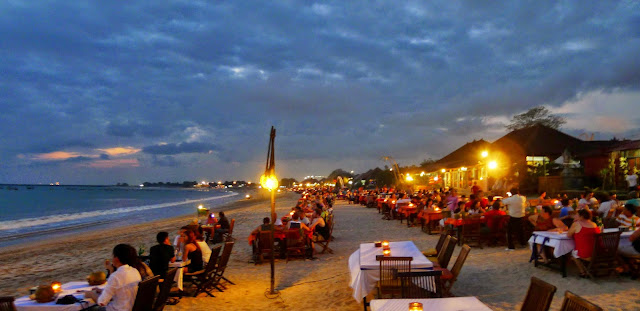 Dinner Mewah di Pantai Jimbaran Bali