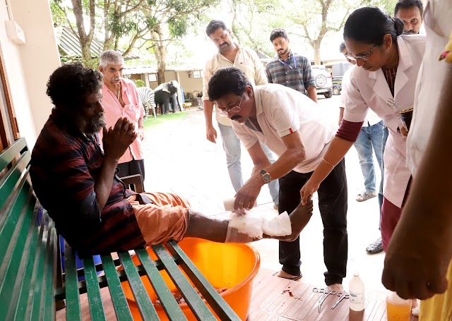 കാലിൽ  ദുർഗന്ധം വമിക്കുന്ന തീവ്രമായ വ്രണം; കട വരാന്തയിൽ അന്തിയുറങ്ങുന്ന വ്യക്തിയെ പാലാ മരിയസദനത്തിൽ എത്തിച്ചു