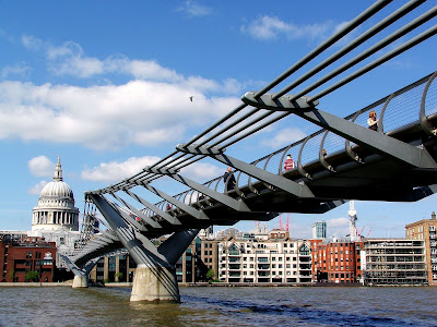 Ponte para peões, de South Bank a Saint Paul's, Verão 2006, © António Baeta Oliveira