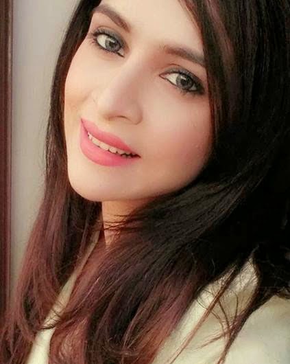 Arij Fatyma Pakistani Model and Film & Television Actress very hot and sexy stills