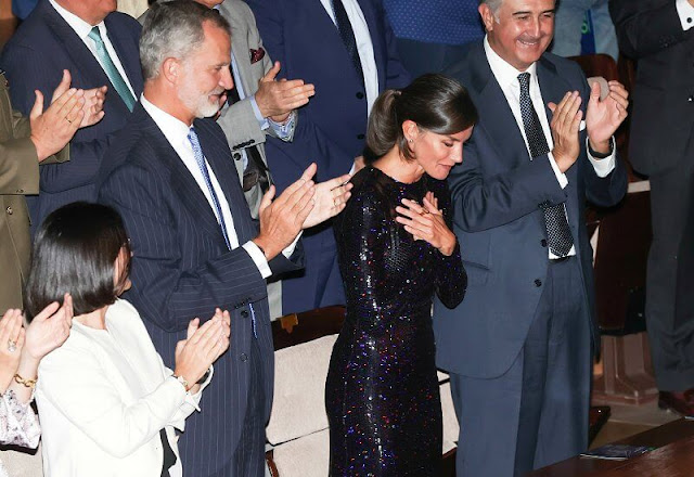 Queen Letizia wore a new sequin dress by Nina Ricci. Same brand's same sequin dress was also worn by Queen Maxima