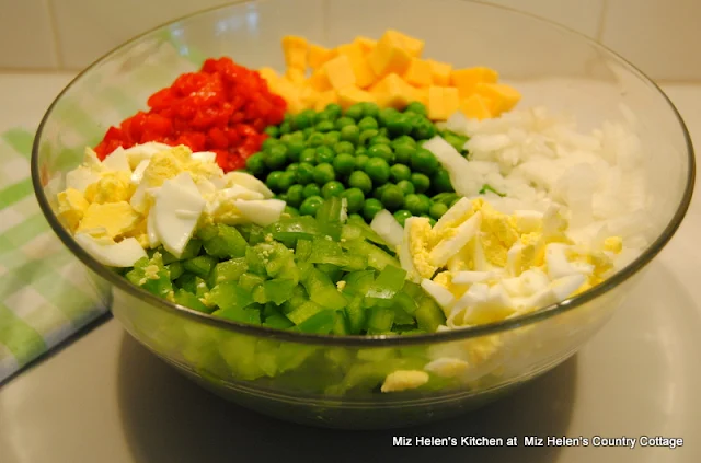 Nana's Green Pea Salad at Miz Helen's Country Cottage