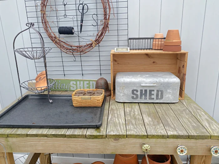 garden table top with box with shed stencil