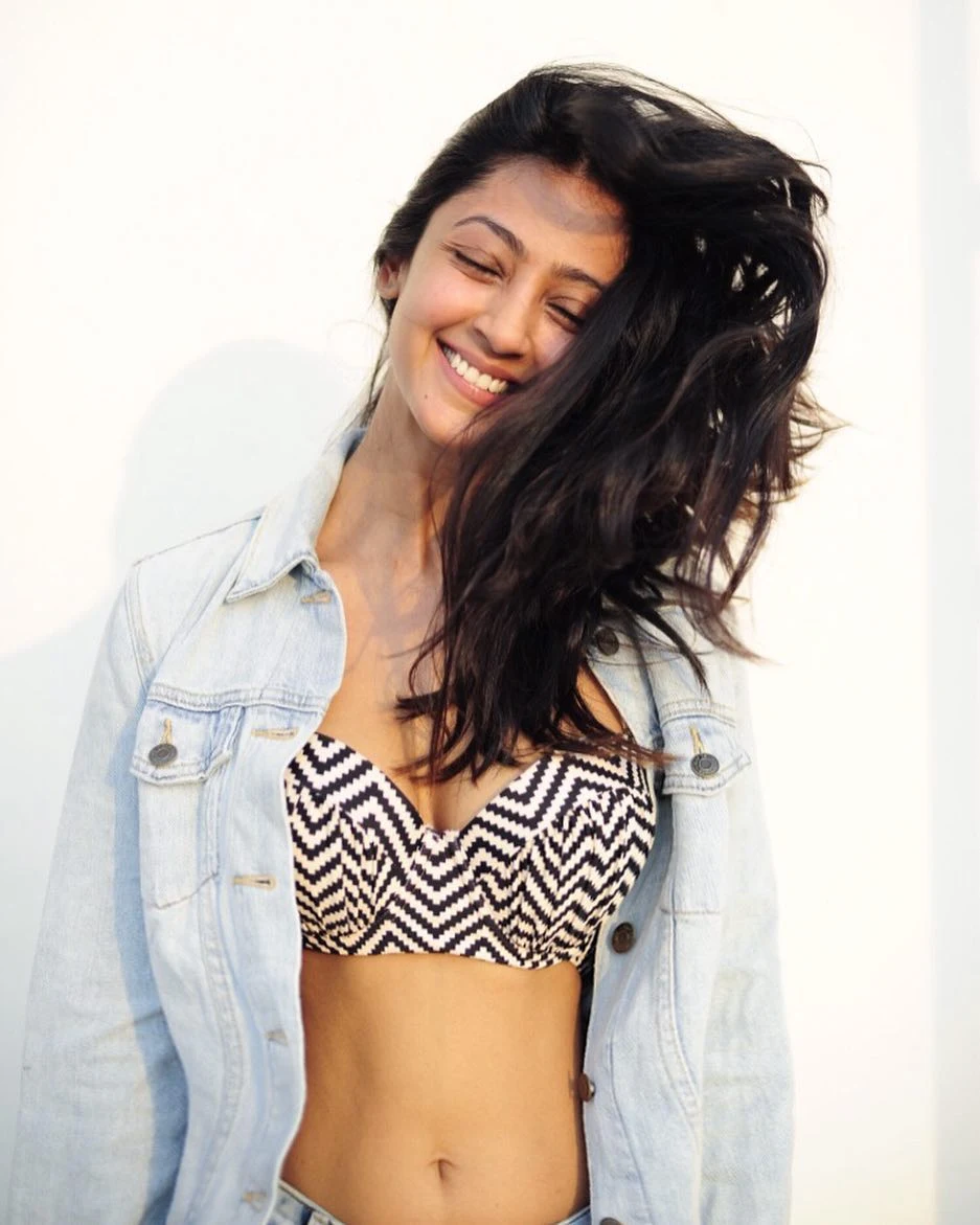 Aindrita Ray navel hot actress judaa hoke bhi