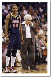 capt.9873a21a21f349b9a8ec180125ed3014.wnba_finals_fever_mercury_basketball_pnu119