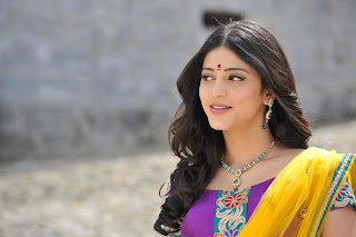 Sruthi Hassan in Gabbar Singh Stills unseen pics