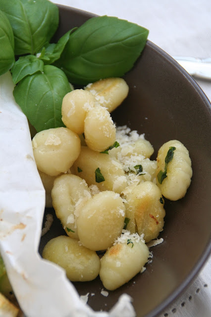 Gnocchi in Basilikumöl