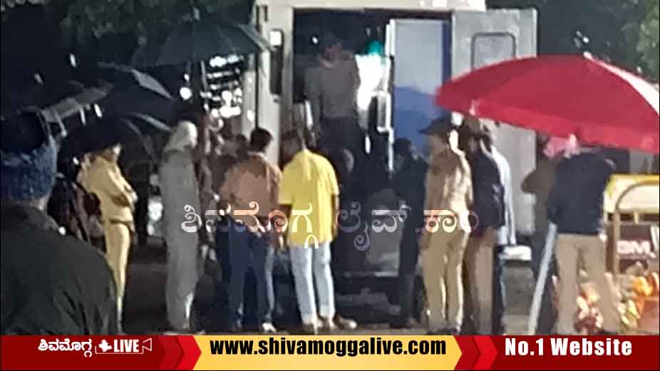 suspicious box operation in Shimoga railway station