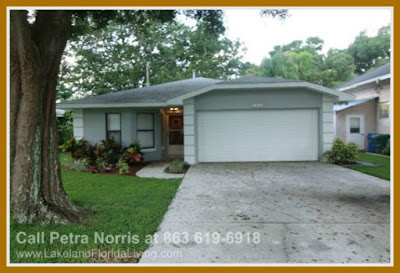 Live comfortably in the spacious floor plan of this Winter Haven 3 bedroom home for sale near the Lakes..