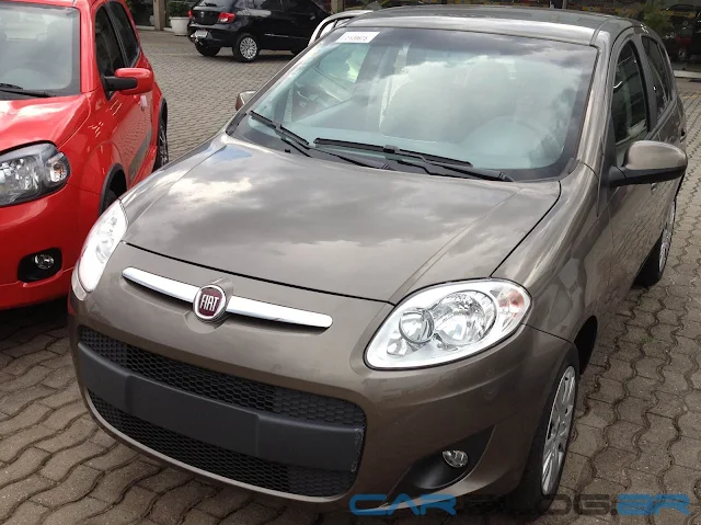 Fiat Palio Essence 1.6 2013 - Cinza Tellurium