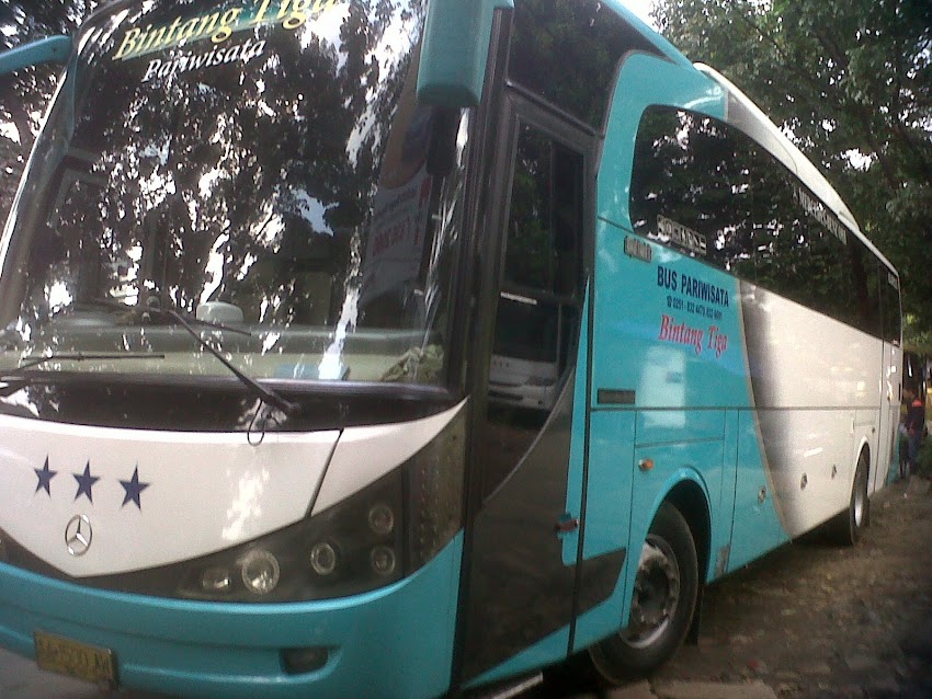 ARMADA BUS PARIWISATA PENDUKUNG KEGIATAN ELVIRA VACATION       