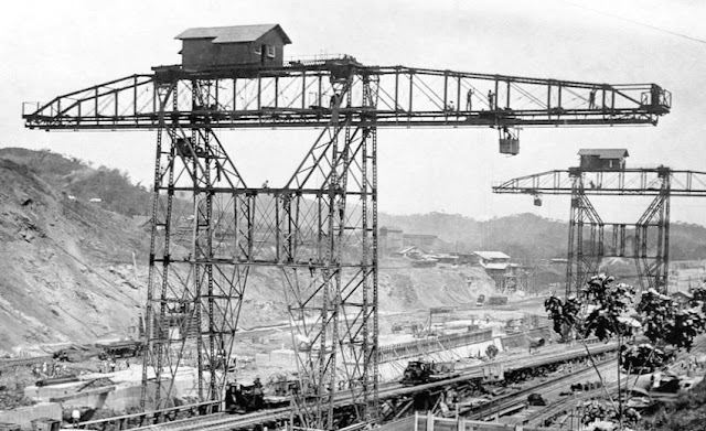 Panama Canal Cranes 1910