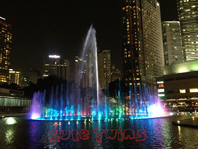 Menikmati KLCC Lake Symphony Water Fountain Show