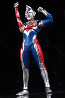REVIEW SHFiguarts Ultraman Decker Flash Type, Bandai