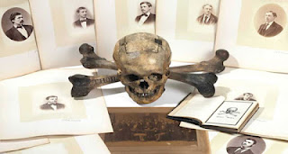 «Skull and Bones»: H πιο επικίνδυνη οργάνωση που απείλησε ποτέ την ανθρωπότητα