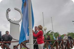 Se izó la bandera nacional a media asta