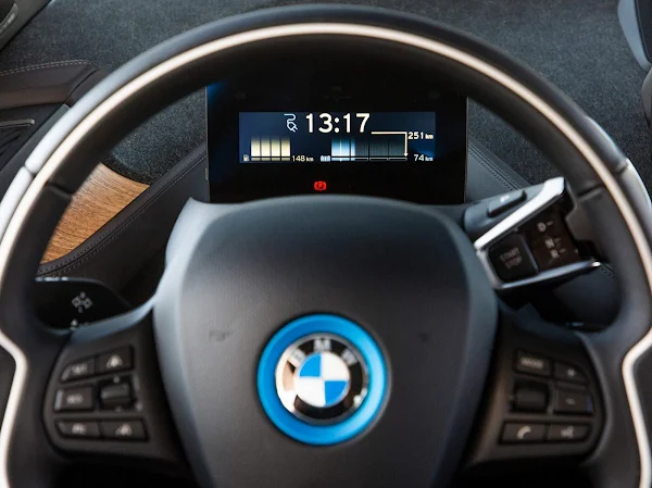 BMW i3 Rex terá extensor de autonomia a etanol no Brasil