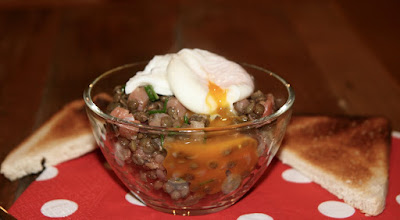 alt="salade de lentilles au saumon fumé"