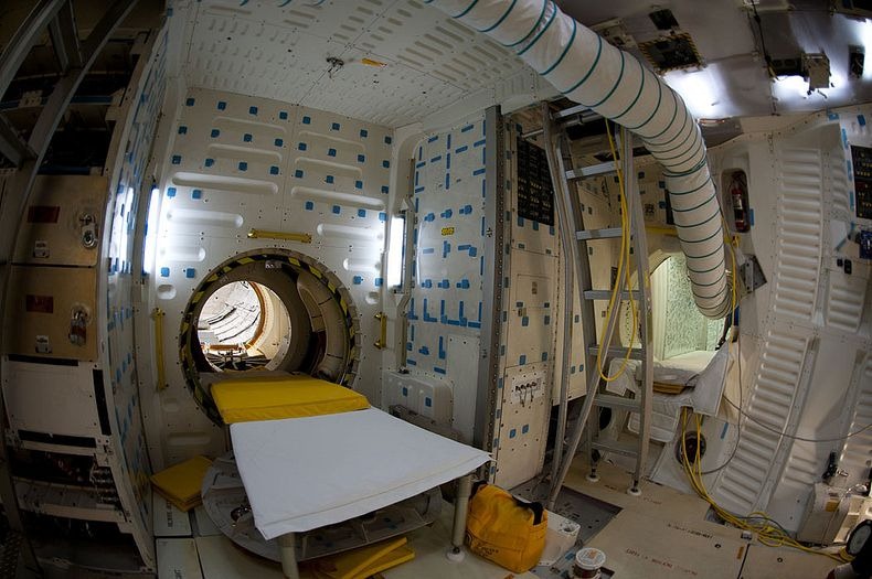 endeavour-flight-deck-5