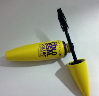 Maybelline Colossal Mascara on Probado  M  Scara De Pesta  As Le Colossal Volum Express De Maybelline