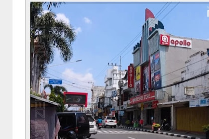 Hari ke - 4 Ramadhan Pusat Pembelanjaan Jalan Dhoho Masih Sepi 