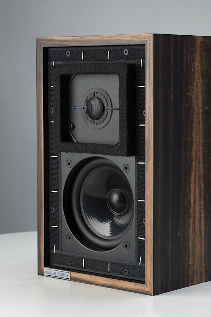Musical Fidelity showed their version of the BBC-monitors LS3 / 5a