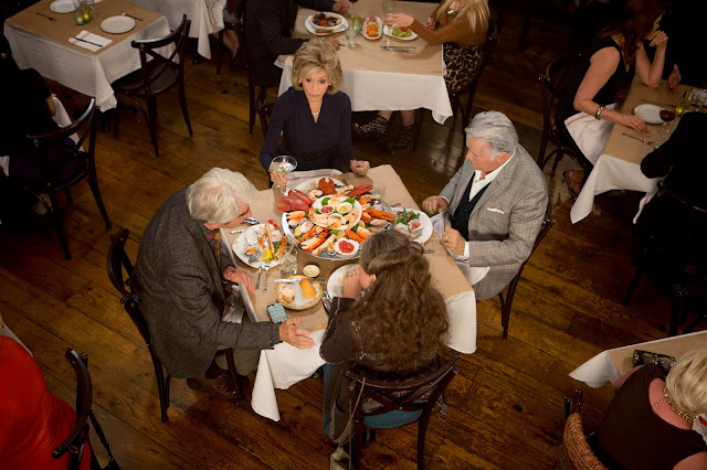 Sam Waterston, Lily Tomlin, Jane Fonda and Martin Sheen in the @Netflix original series "Grace and Frankie." #streamteam