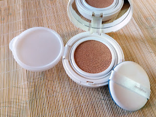 INNISFREE Long Wear Cushion SPF50  Review, Innisfree, BB cushion, All in one foundation, Korean beauty products, Korean beauty, Korean BB cream, Beauty, Beauty blog, Top Beauty Blog, red alice rao, redalicerao, Top Beauty Blog of Pakistan, skincare, flawless skin, dewy loo