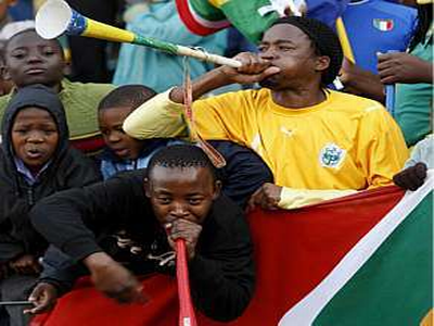 La vuvuzela mas grande del mundo | mundial sudafrica 2010