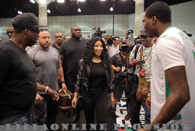 Nicki Minaj Watches Chris Brown And Snoop Dogg Shoot Hoops In LA