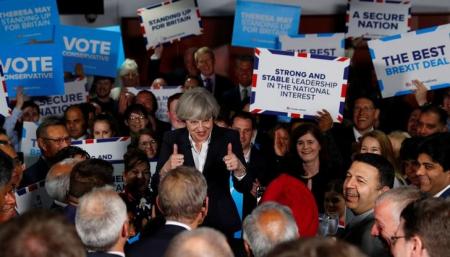 Campanha eleitoral britânica entra no último dia ofuscada por ataques militantes