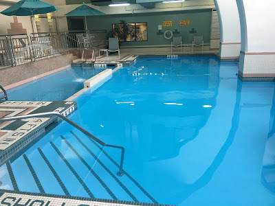 Swimming pool at Holiday Inn Hotel & Suites Windsor (Ambassador Bridge)