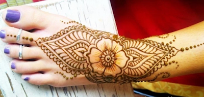 motif henna kaki pengantin