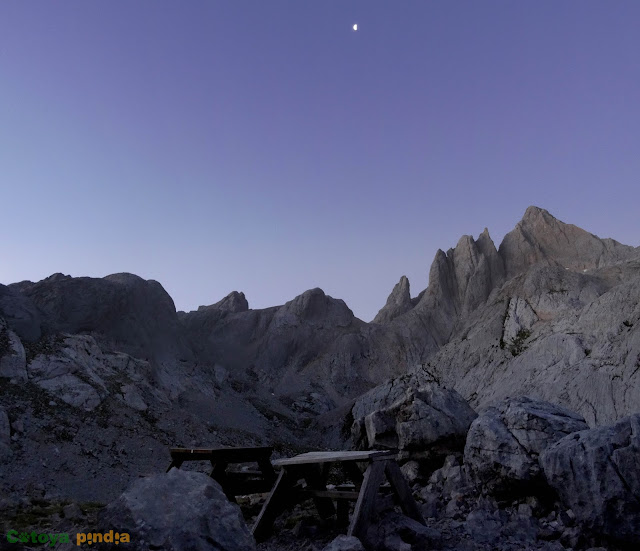 Ruta a Torre Bermeja, Coello, Tiro del Oso y Boada desde el Refugio de Cabrones en Macizo Central de Picos de Europa