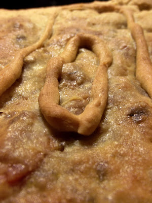 Empanada de bacalao con pasas