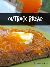 Featured Recipe | Outback Bread from Jessie Weaver #SecretRecipeClub #recipe #bread #copycat #Outback