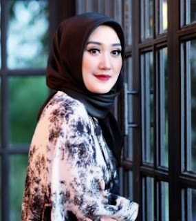 4 Tips Memilih Warna Hijab Yang Tepat Dengan Warna Kulit Anda